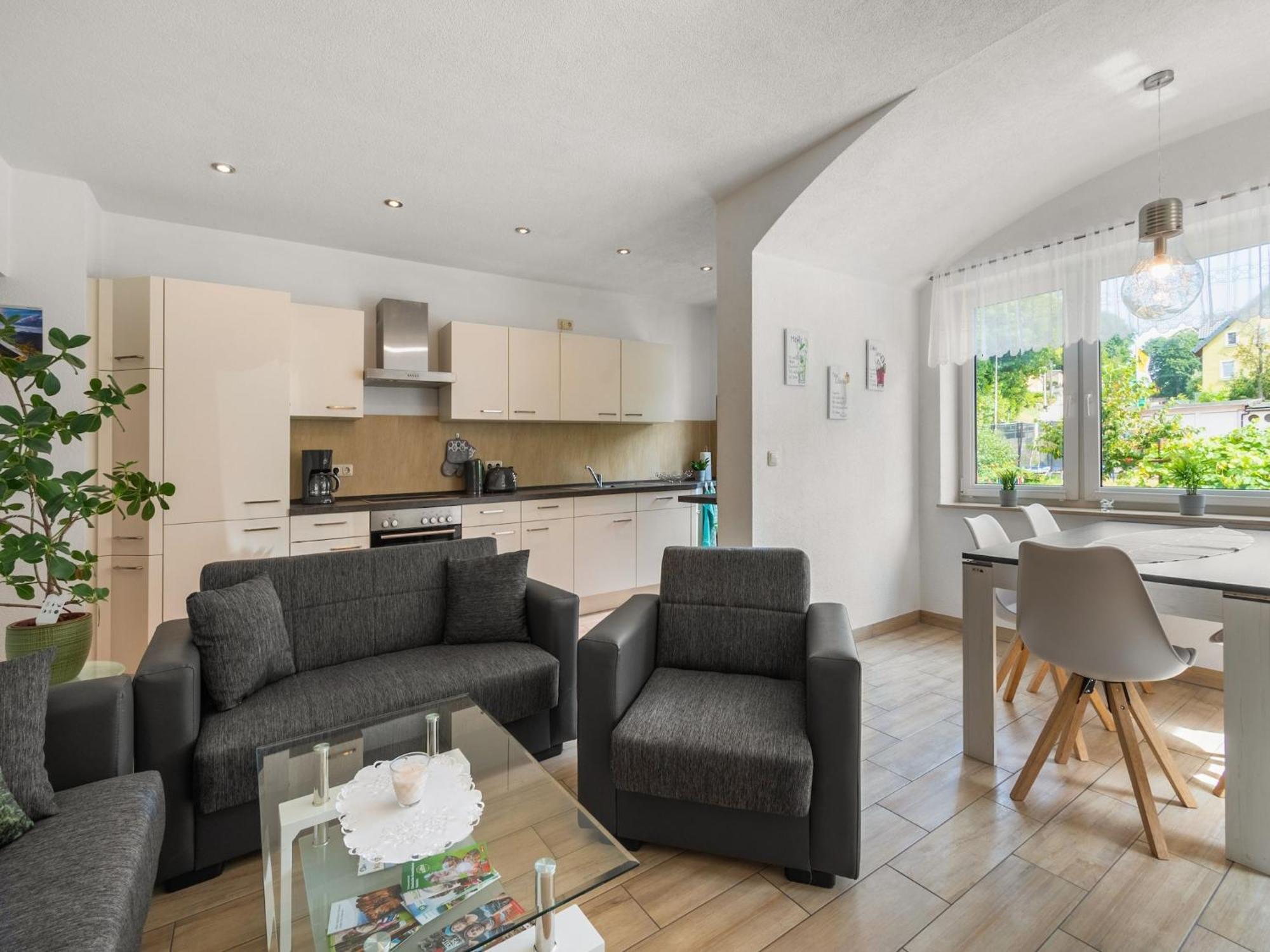 Modern Apartment In Sebnitz With A Terrace In Sebnitz Eksteriør bilde